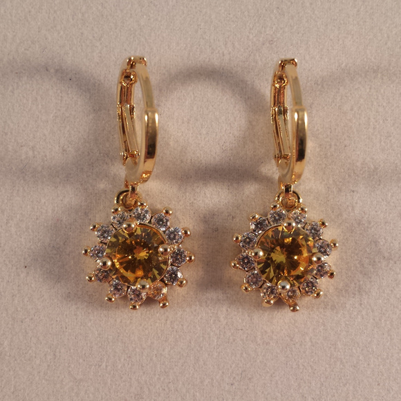 18K Yellow Gold Filled Flower Citrine Yellow Diamond Zircon Earrings Gorgeous - Picture 2 of 2